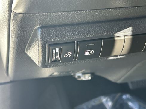 Certified 2025 Toyota Corolla LE FWD image 28