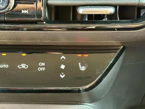 New 2026 Nissan Kicks SR w/ Cold Weather Package image 23