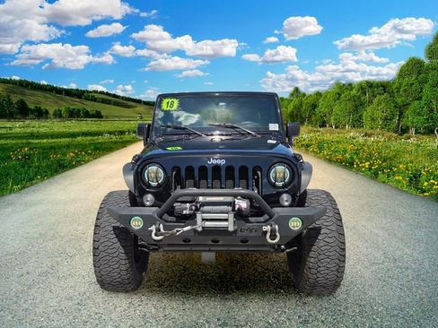 Used 2018 Jeep Wrangler Unlimited Sport S AWD/4WD image 8