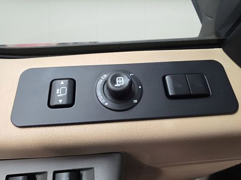 Used 2016 Ford F350 Lariat w/ Lariat Interior Package AWD/4WD image 16