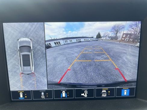 Used 2024 GMC Terrain Denali w/ Black Diamond Edition image 30