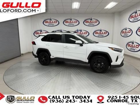 Used 2025 Toyota RAV4 XLE w/ Convenience Package AWD/4WD image 3