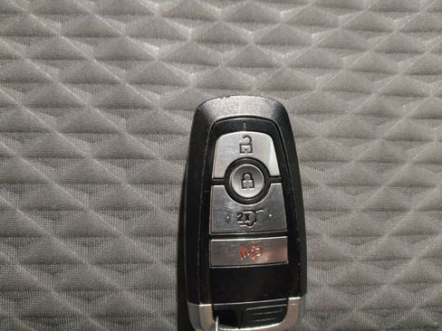 Used 2021 Ford Escape SE w/ SE Sport Appearance Package image 32