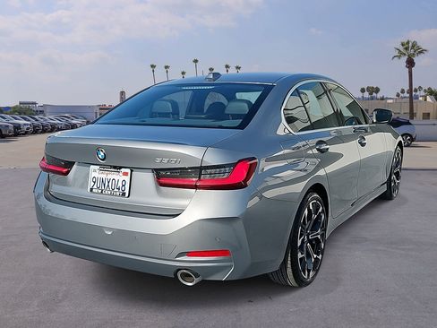 Used 2025 BMW 330i Sedan w/ Premium Package RWD image 5