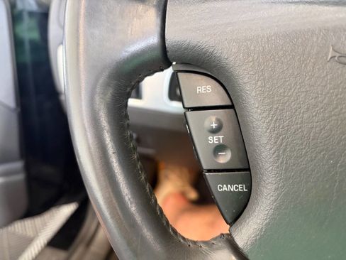 Used 2002 Ford Thunderbird RWD image 16