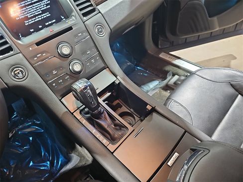 Used 2016 Ford Taurus Limited image 26