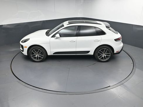 Certified 2023 Porsche Macan AWD/4WD image 34