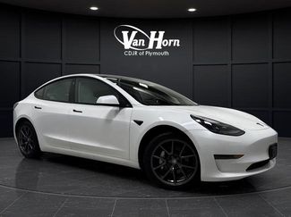 Used 2021 Tesla Model 3 Standard Range Plus video 1