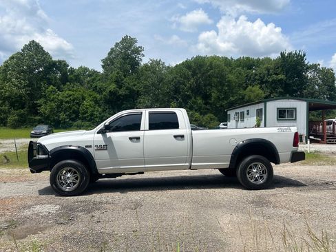Used 2018 RAM 3500 Tradesman w/ Chrome Appearance Group AWD/4WD image 5