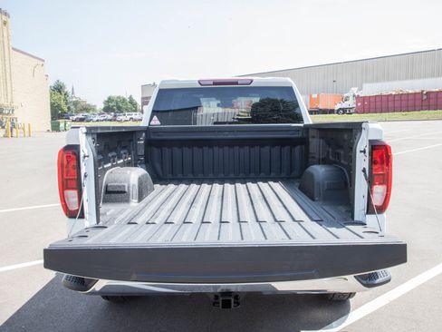Used 2023 GMC Sierra 1500 Pro w/ Pro Value Package AWD/4WD image 16