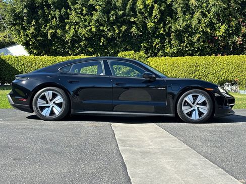 New 2026 Porsche Taycan image 9