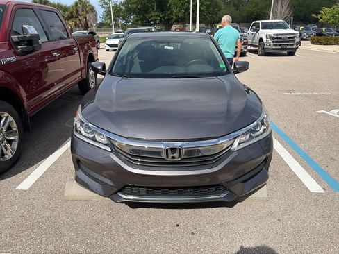 Used 2017 Honda Accord LX image 4