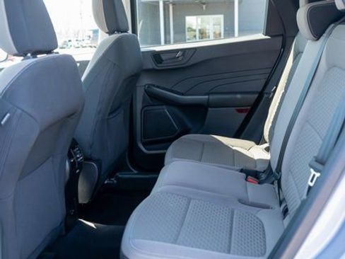 Used 2022 Ford Escape SE w/ Cold Weather Package AWD/4WD image 11