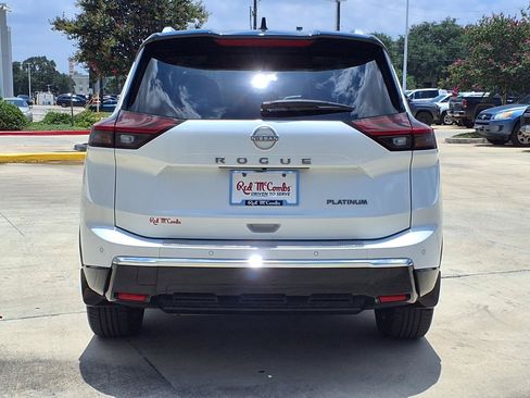Used 2024 Nissan Rogue Platinum w/ Platinum Premium Package FWD image 6