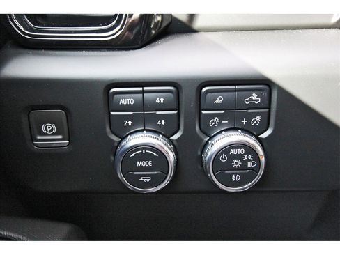 Used 2023 GMC Sierra 1500 AT4X image 17