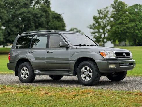 Used 2000 Toyota Land Cruiser AWD/4WD image 2