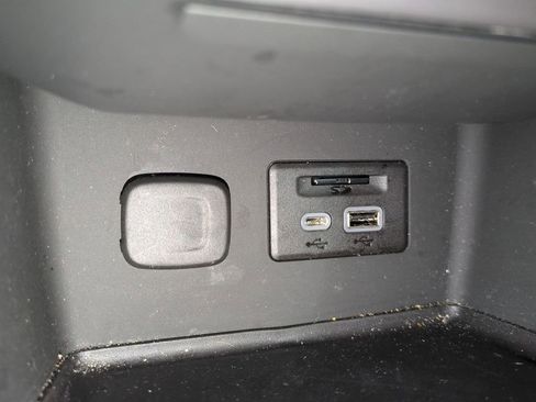 Used 2023 GMC Acadia AT4 image 37