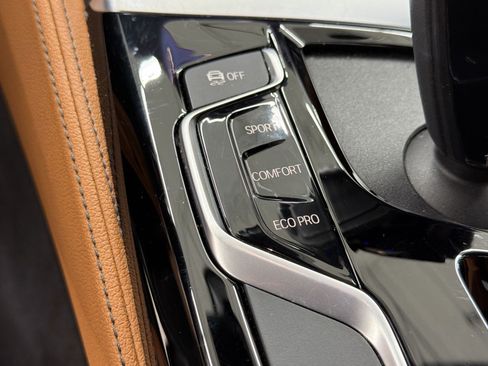 Used 2019 BMW 530i xDrive w/ M Sport Package AWD/4WD image 19