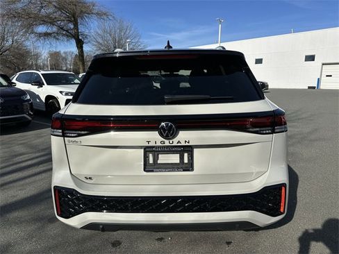 New 2026 Volkswagen Tiguan SE R-Line image 4