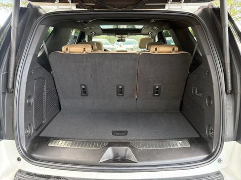 Used 2023 Chevrolet Tahoe Premier RWD image 18