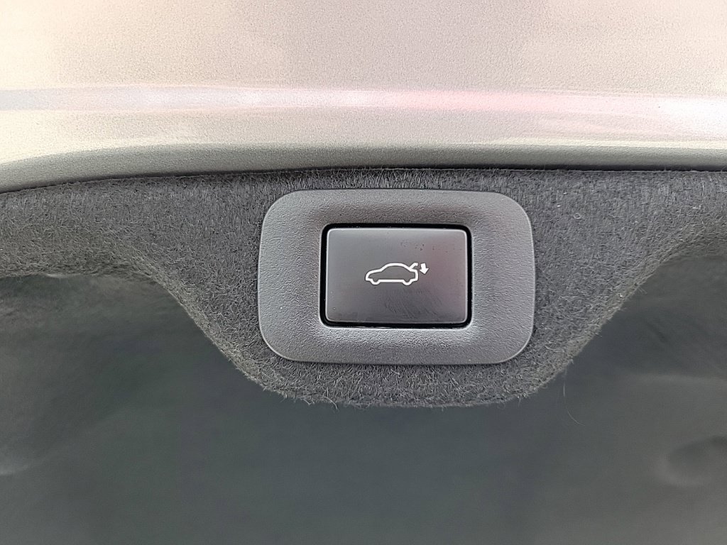 Used 2025 Lexus ES 350 w/ Premium Package FWD image 17