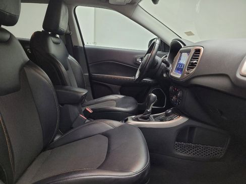 Used 2017 Jeep Compass Latitude w/ Popular Equipment Group AWD/4WD image 21