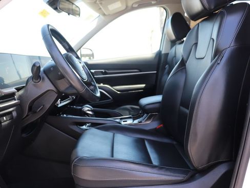 Used 2024 Kia Telluride S w/ S Sunroof Package FWD image 10