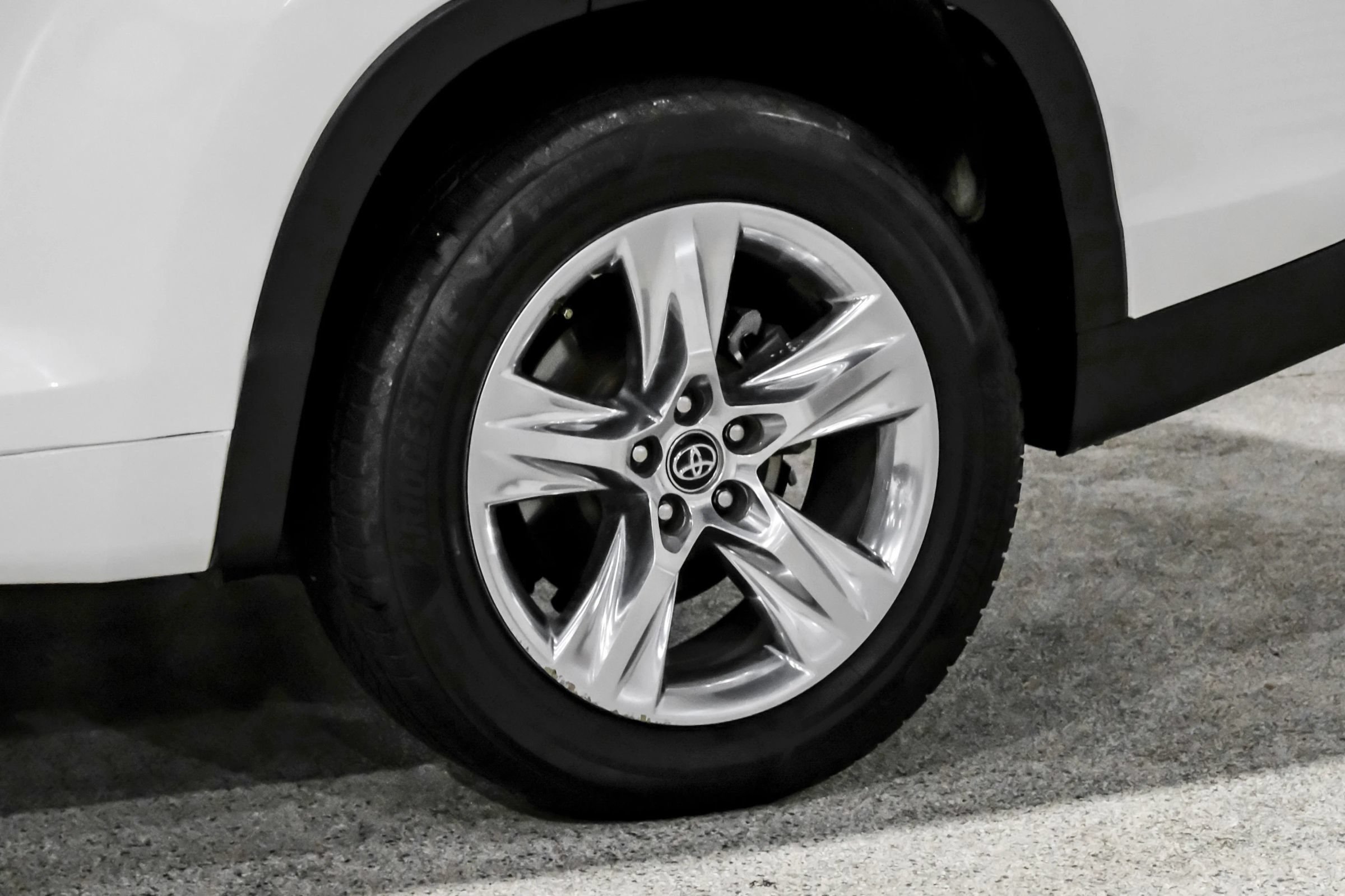 Used 2018 Toyota Highlander Limited FWD image 71