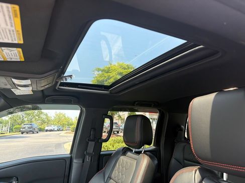 Used 2023 Nissan Frontier PRO-4X w/ Pro-4X Premium Package AWD/4WD image 10