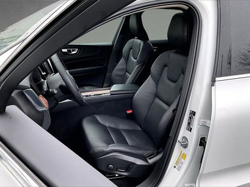 Certified 2023 Volvo XC60 B5 Plus image 20
