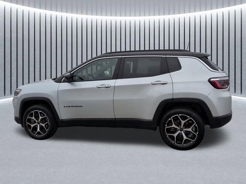 Used 2025 Jeep Compass Limited image 13