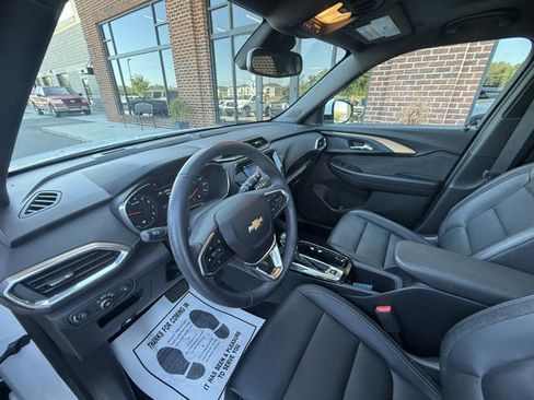 Used 2021 Chevrolet TrailBlazer ACTIV w/ Sun and Liftgate Package FWD image 18