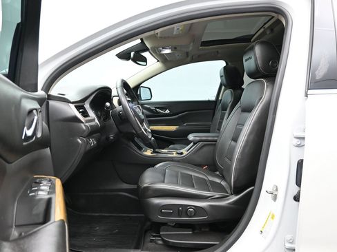 Used 2017 GMC Acadia Denali w/ Technology Package FWD image 9