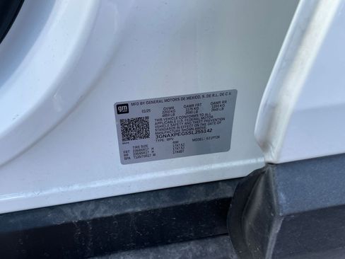 Used 2025 Chevrolet Equinox LT image 28