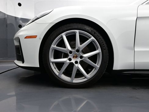 Certified 2026 Porsche Panamera w/ Premium Package RWD image 6
