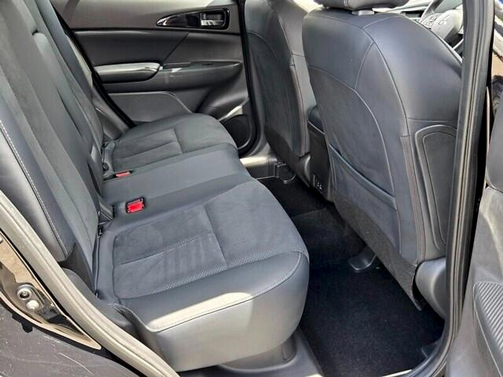 Used 2024 Mitsubishi Eclipse Cross AWD image 15