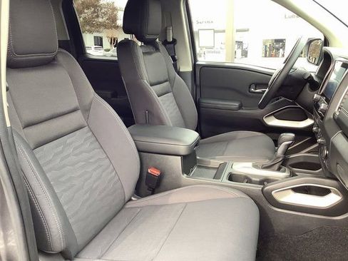 Used 2024 Nissan Frontier SV w/ Technology Package image 34