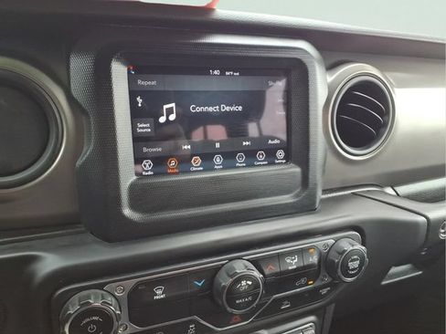 Used 2022 Jeep Wrangler Unlimited Sport AWD/4WD image 17