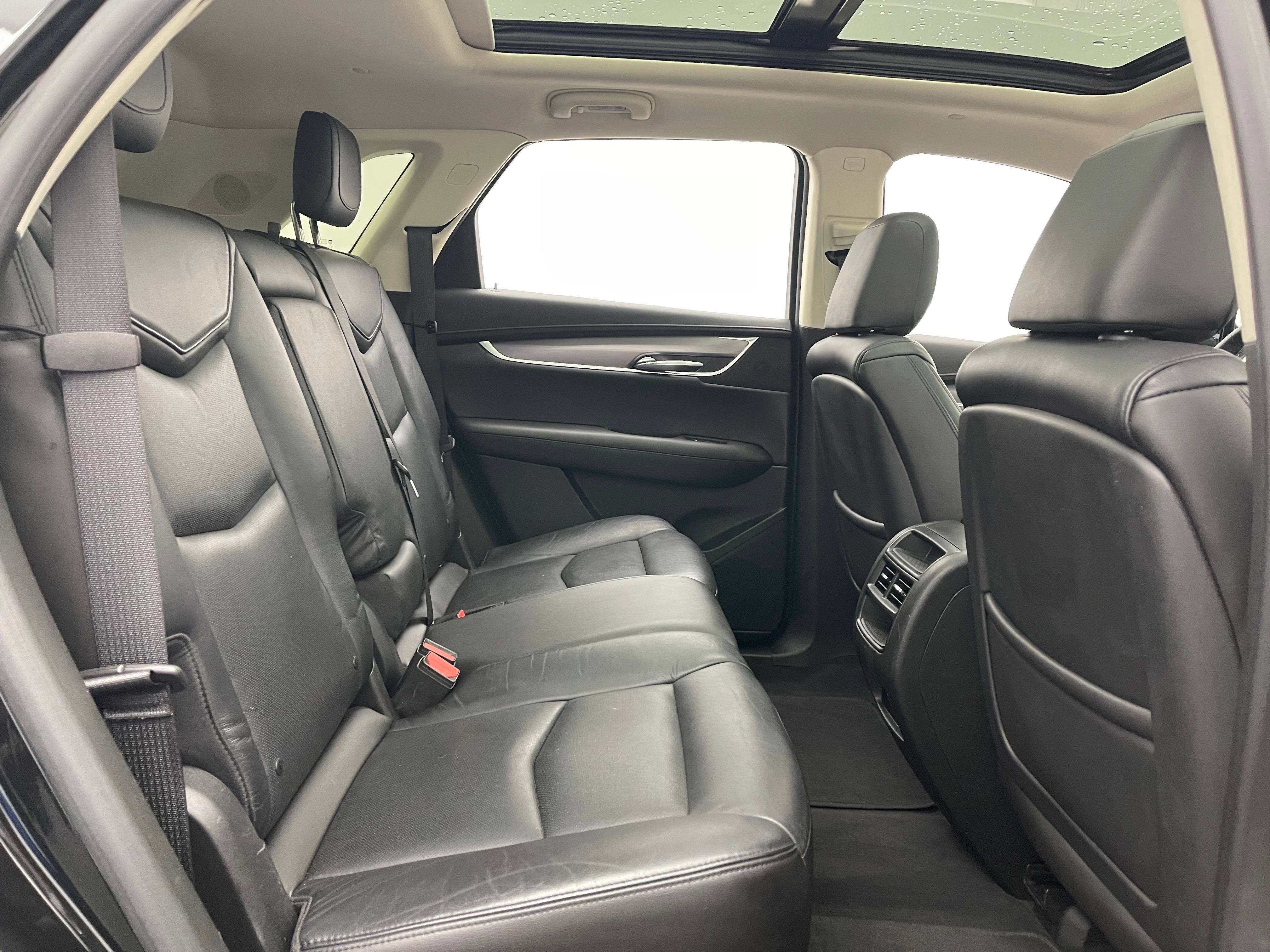 Used 2017 Cadillac XT5 Luxury w/ Driver Awareness Package AWD/4WD image 36