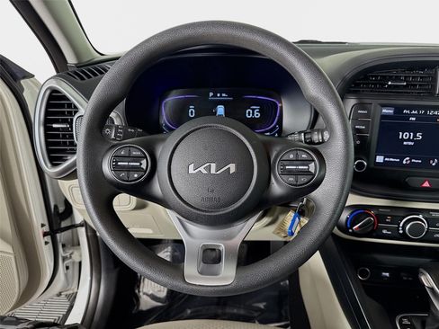 Certified 2025 Kia Soul LX w/ LX Technology Package FWD image 12