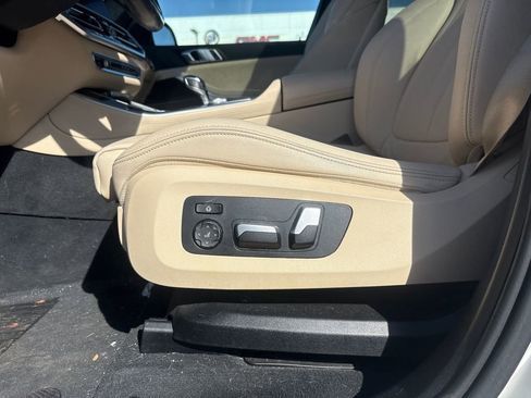 Used 2020 BMW X5 xDrive40i w/ Premium Package image 19