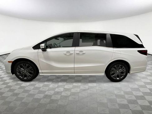 New 2026 Honda Odyssey Touring image 2