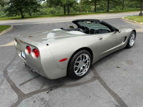 Used 1999 Chevrolet Corvette Convertible w/ Memory Pkg RWD image 10