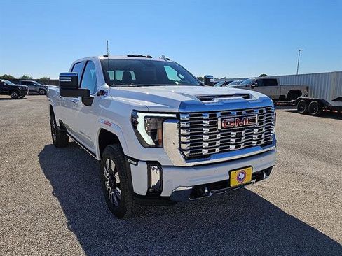New 2026 GMC Sierra 2500 Denali w/ Denali Reserve Package image 7
