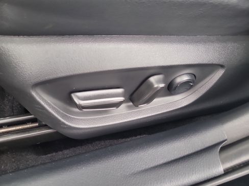 Used 2022 Toyota Camry SE image 19