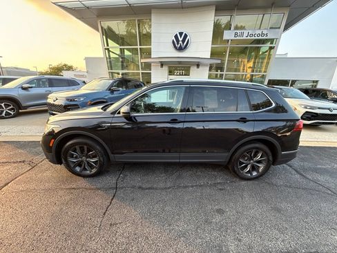 Used 2022 Volkswagen Tiguan SE AWD/4WD image 3