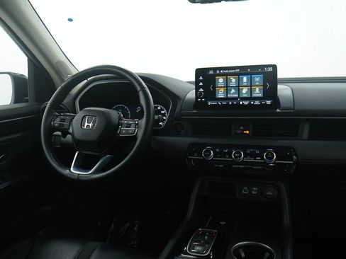 Used 2023 Honda Pilot Touring image 15