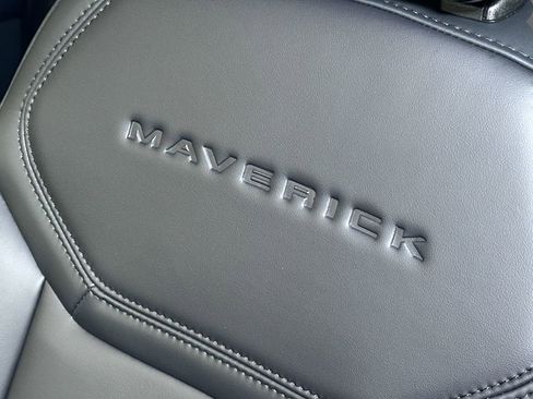 New 2025 Ford Maverick Lariat w/ Black Appearance Package image 23