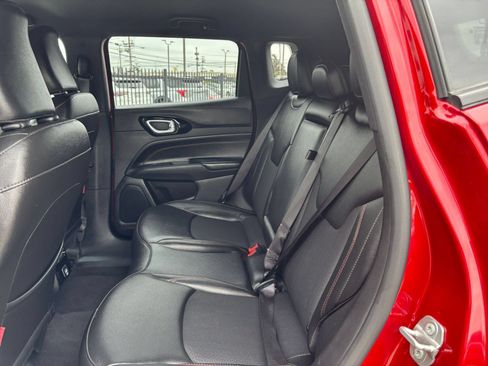 Used 2025 Jeep Compass Trailhawk AWD/4WD image 25