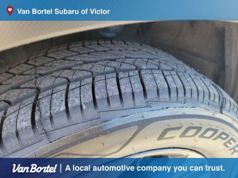 Used 2024 Subaru Crosstrek 2.0i image 10